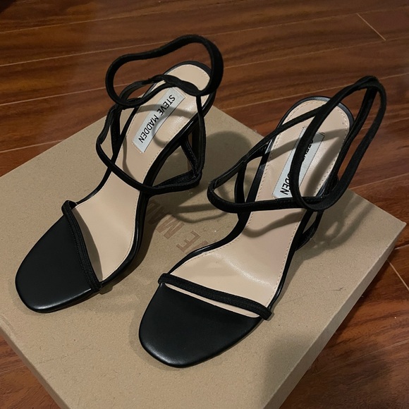 Steve Madden 3 Strap Heels - Picture 1 of 1